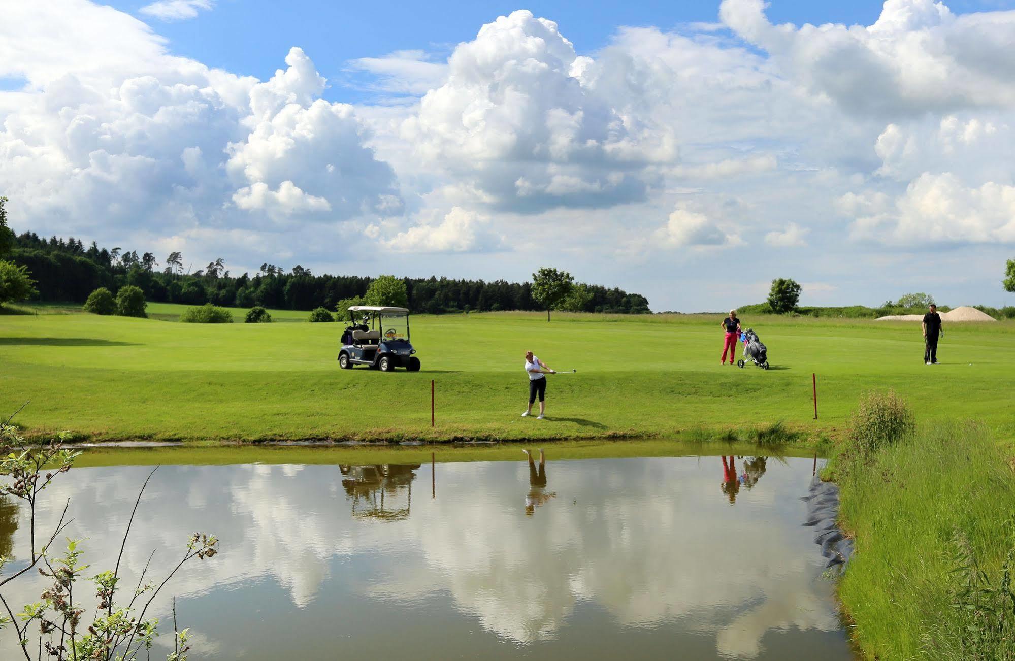 Apartments Golfpark Schlossgut Sickendorf Lauterbach Zewnętrze zdjęcie